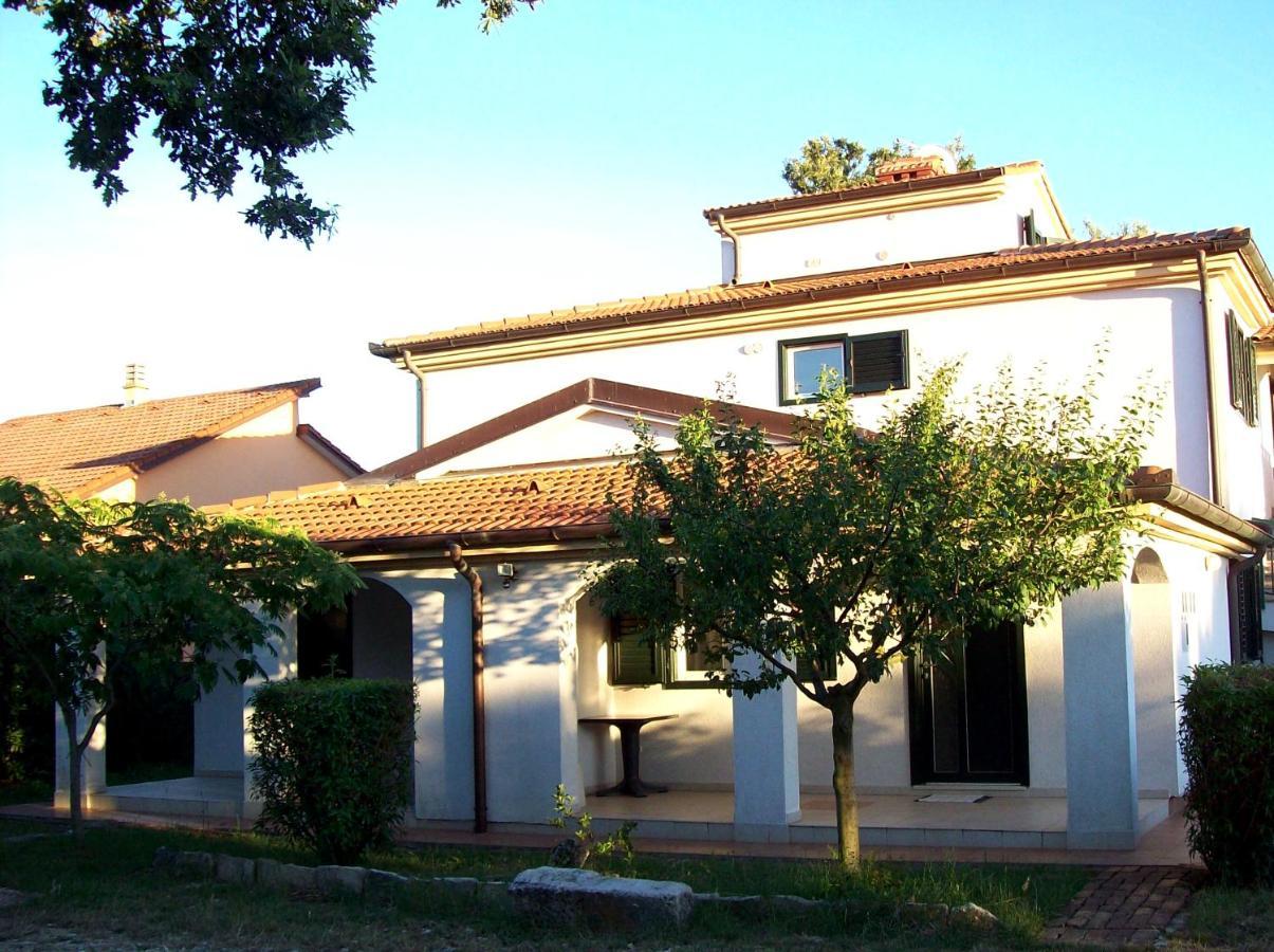 Apartman Dora Pula Luaran gambar