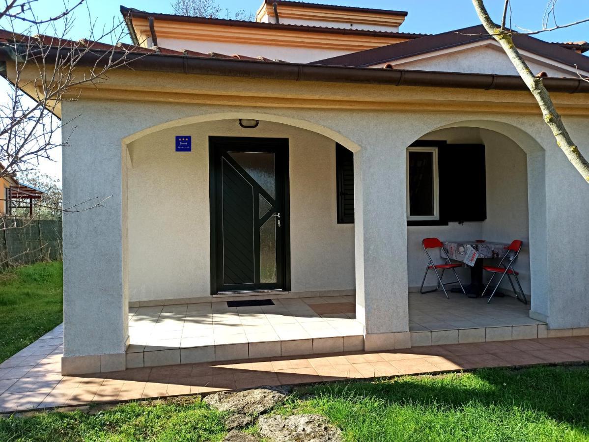 Apartman Dora Pula Luaran gambar