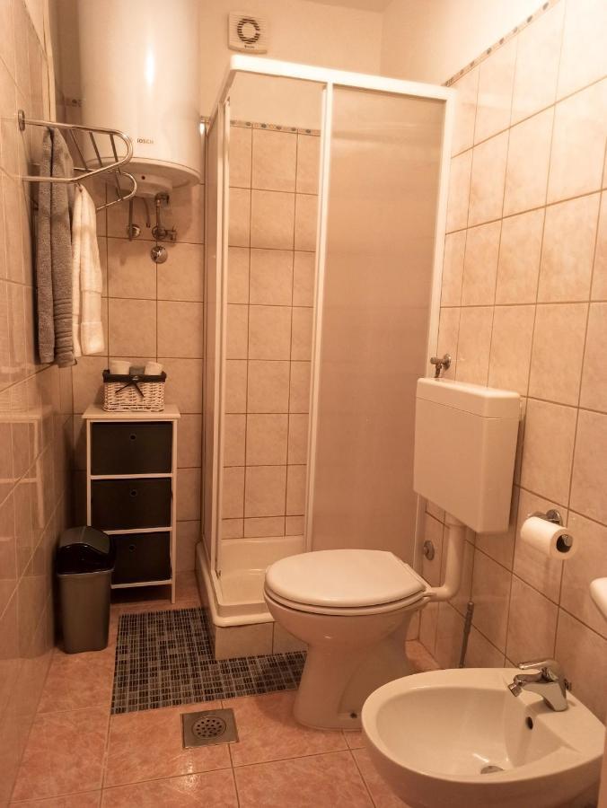 Apartman Dora Pula Luaran gambar