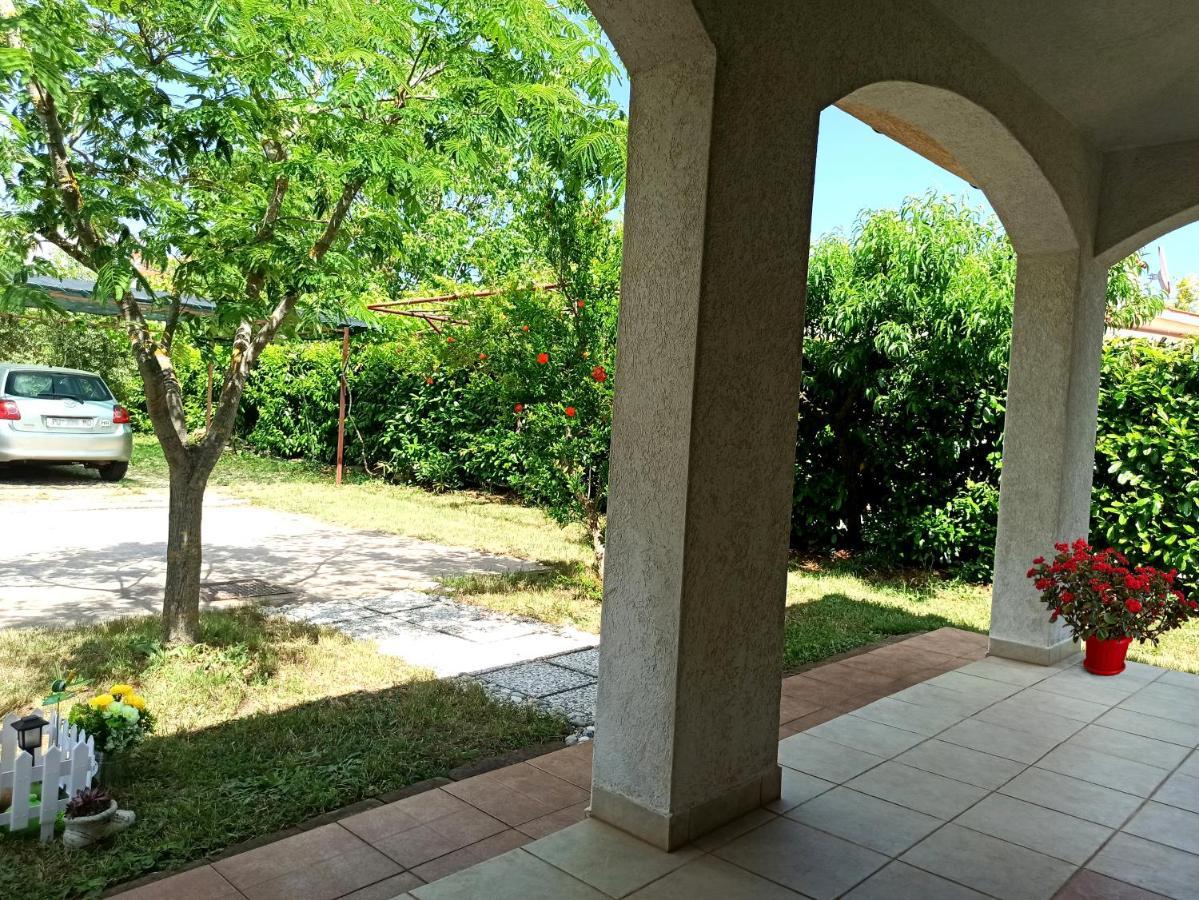 Apartman Dora Pula Luaran gambar