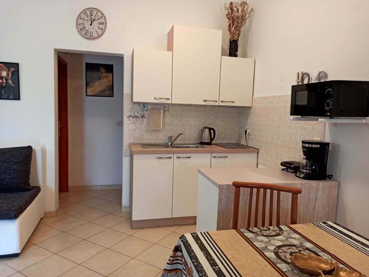 Apartman Dora Pula Luaran gambar