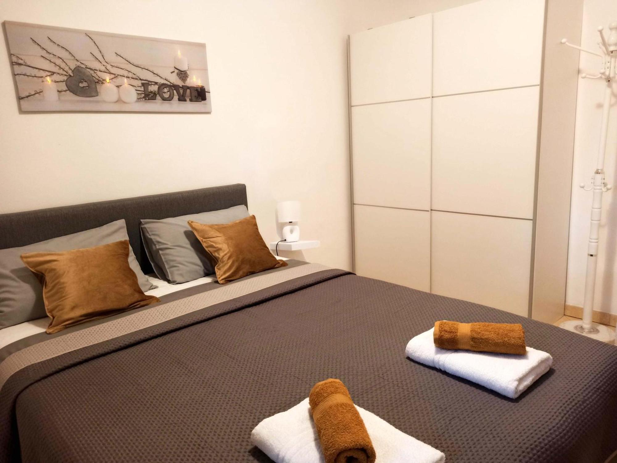 Apartman Dora Pula Luaran gambar